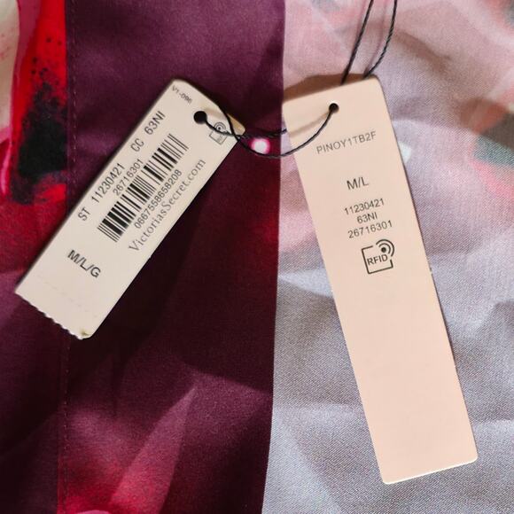 Victoria's Secret NWT Satin Long Wrap Robe Floral Ziggy print Size M/L - Picture 7 of 12